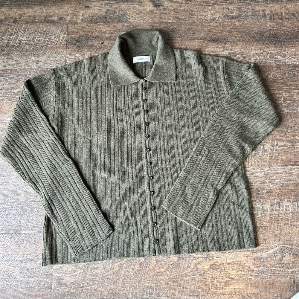 NAADAM Cashmino Ribbed Collared Cardigan in Olive